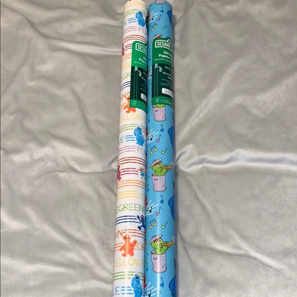 Sesame Street Gift Wrap Set - Blue and Multicolor ROYGBV - Picture 1 of 4